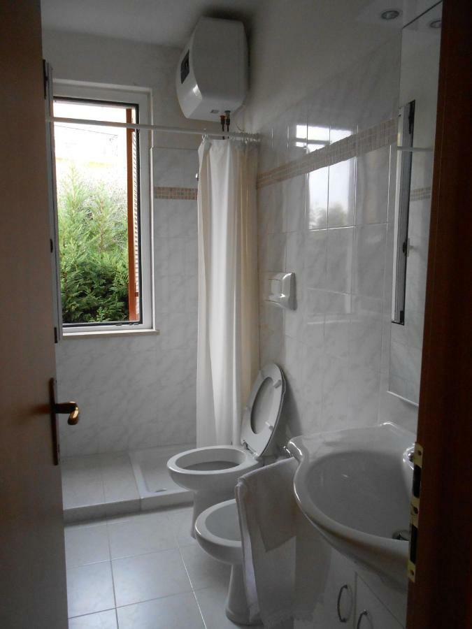 Monolocale A Peschiera Del Garda Vista Lago Apartment Exterior photo